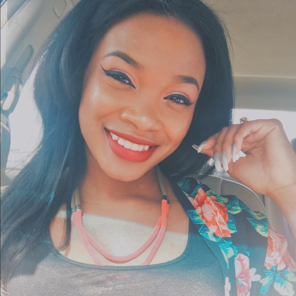 Meet your Posher, Yasmin - Picture 1 of 1